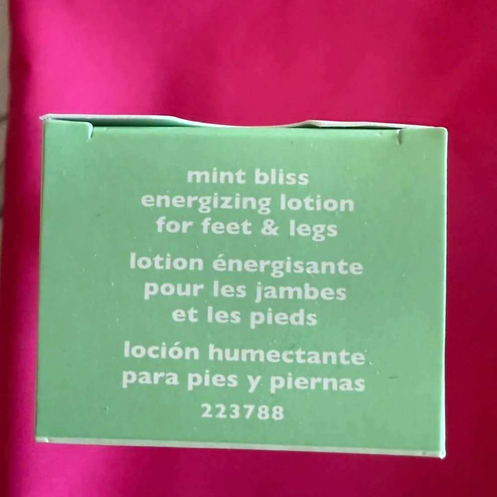 Mary Kay Mint Bliss Energizing Lotion for Feet & Legs New in Box
